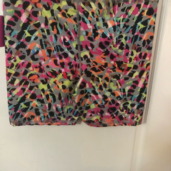 Womens active biker shorts - Picture 4 of 5